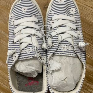 JellyPop Women’s Gray Sneakers Size 5.5 M New